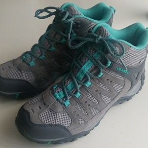 Women's hiking boots